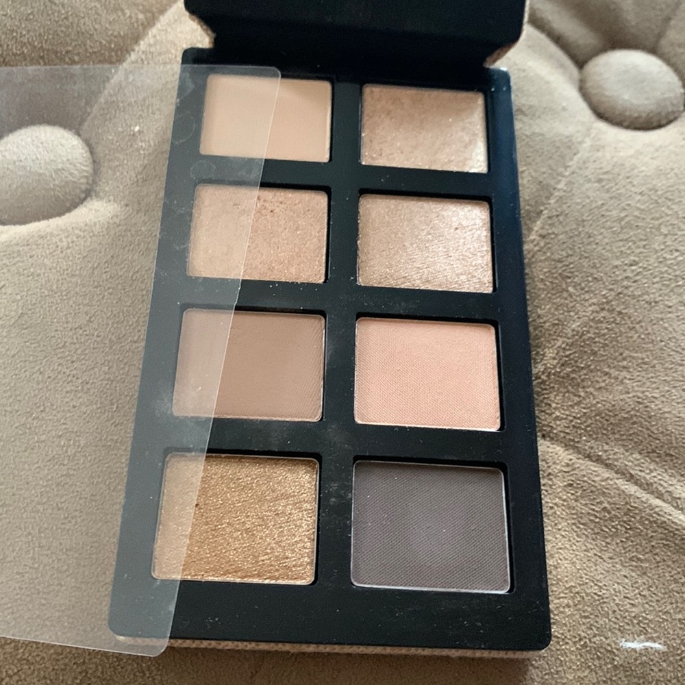 Bobbi Brown Eyeshadow, never used. Browns and golds